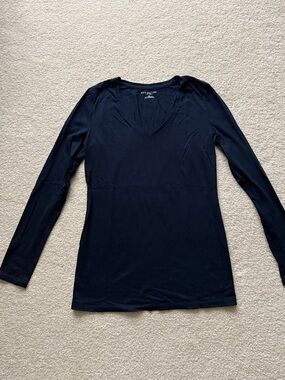 Ann Taylor Navy Long Sleeve V-Neck Top Modal Soft Size Medium